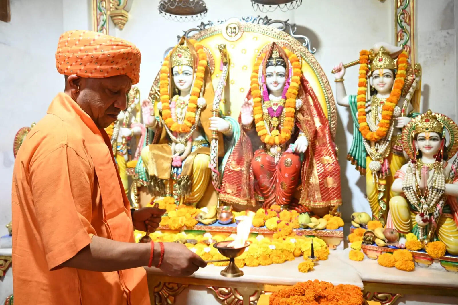 गोरक्षपीठ में मुख्यमंत्री योगी आदित्यनाथ ने मनाया प्रभु श्रीराम का जन्मोत्सव