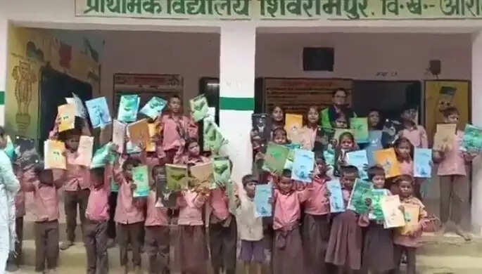 वाराणसी में प्राथमिक विद्यालय के विद्यार्थियों के बीच जल संरक्षण जागरूकता अभियान, केंद्रीय मंत्री ने की सराहना