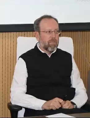 भारतीय शिक्षा की अवधारणा, संस्कृति और परंपरा के बारे में सीख रहा हूं : प्रो. एमिली पुइग ई वलारो