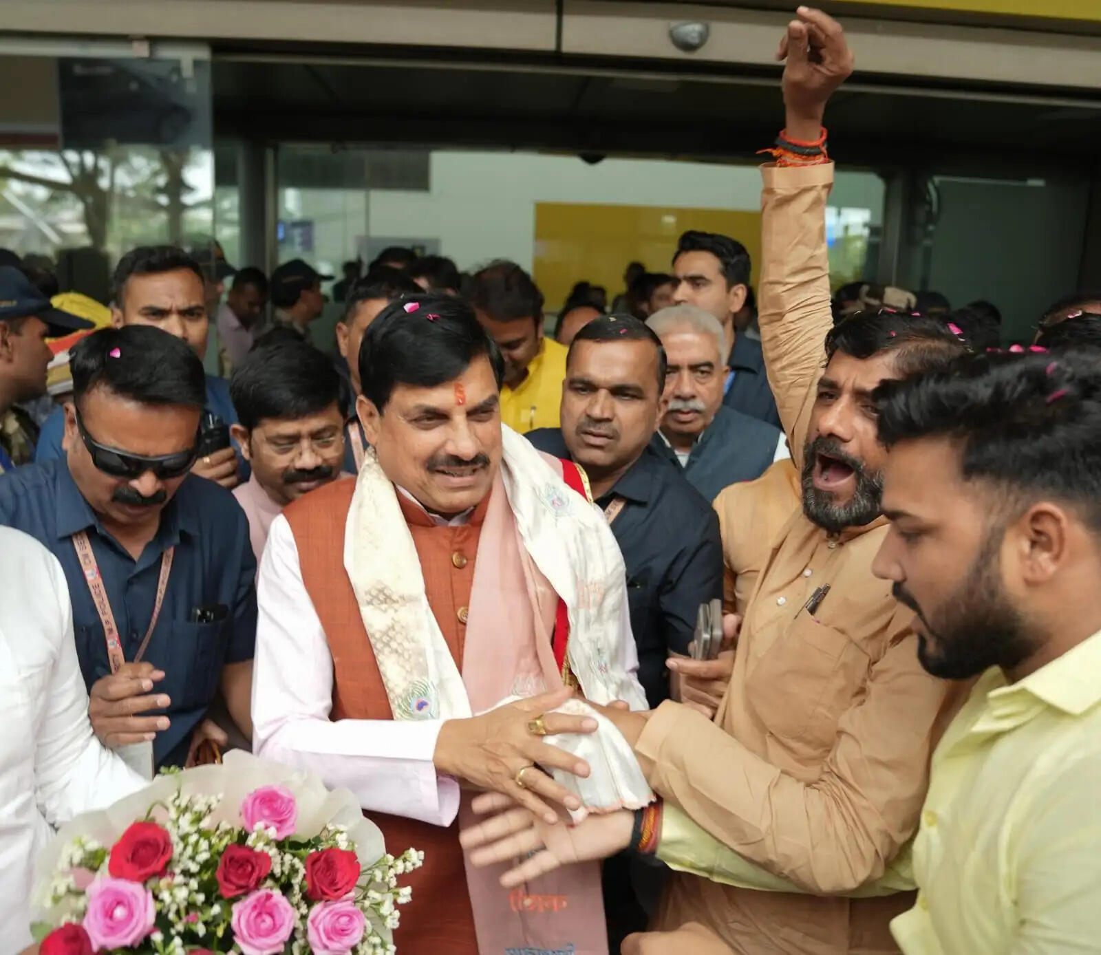 मध्य प्रदेश के मुख्यमंत्री डॉ. मोहन यादव वाराणसी पहुंचे,यूपी-एमपी सहयोग सम्मेलन 2026 में भाग लेंगे