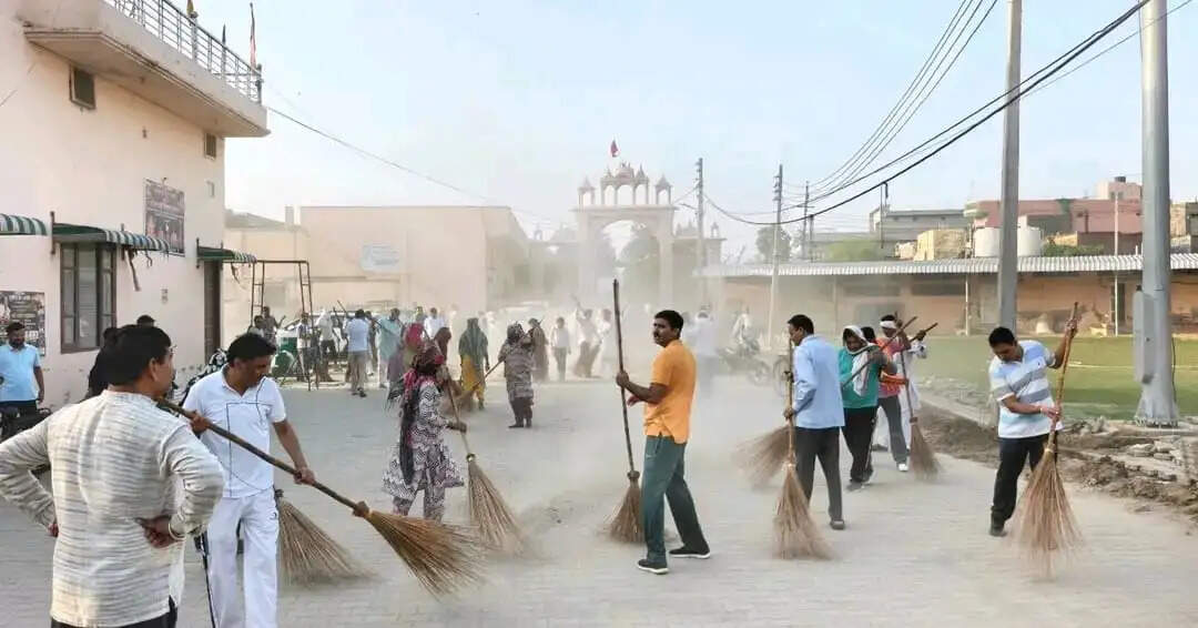 कैथल: गांधी जयंती पर सेवा संकल्प अभियान के तहत चला स्वच्छता अभियान