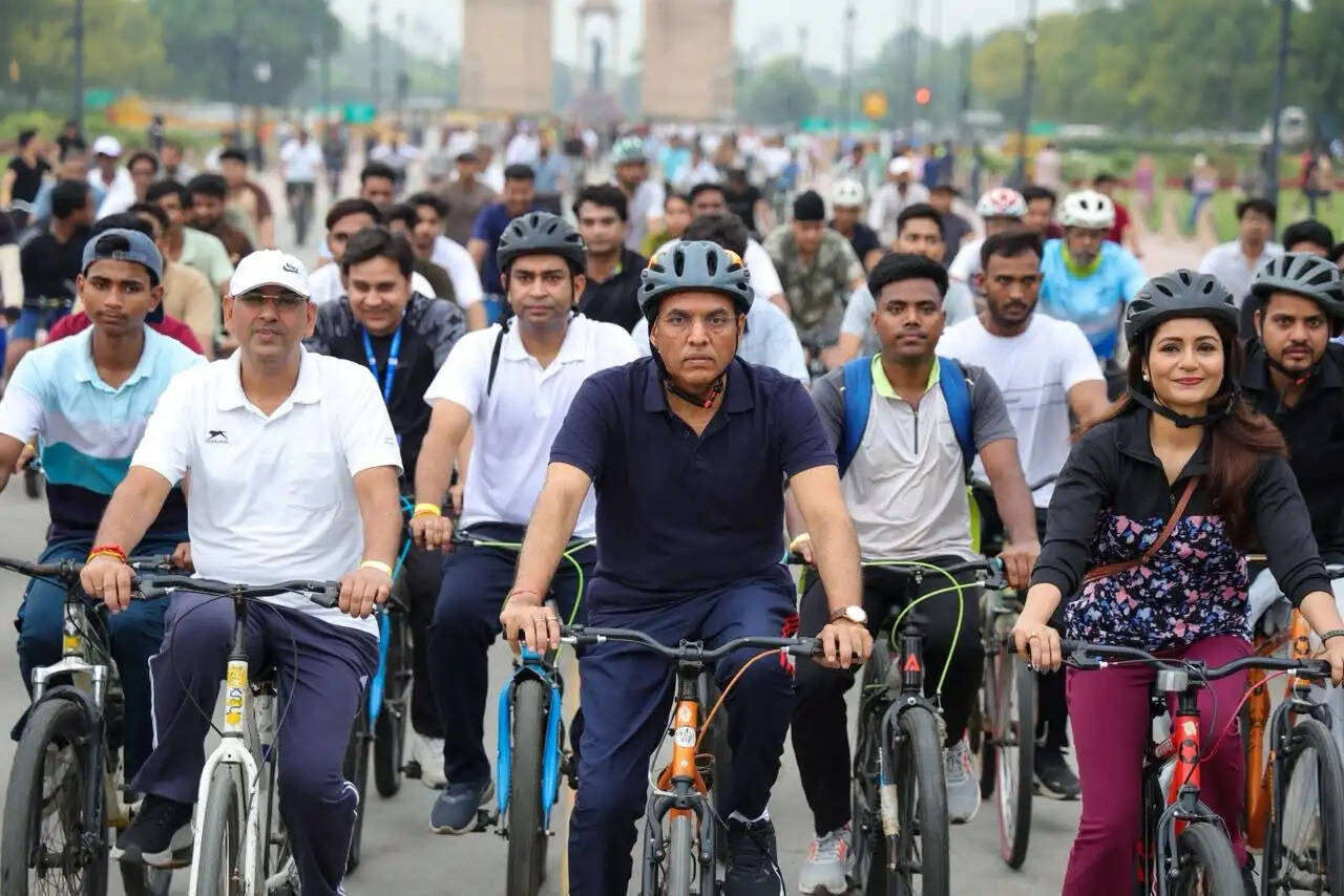 'फिट इंडिया संडेज ऑन साइकिल' में डॉ. मांडविया ने दिया जीवाश्म ईंधन पर निर्भरता घटाने का संदेश