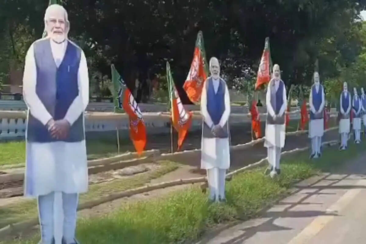 ब्रिगेड परेड ग्राउंड में नई सरकार के शपथ ग्रहण की तैयारियां अंतिम चरण में