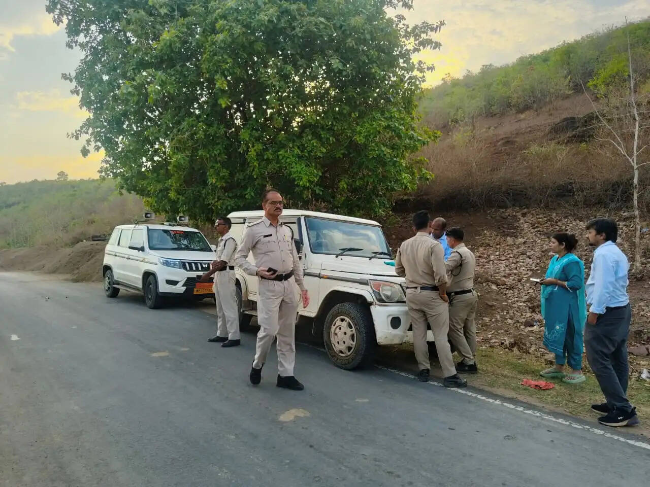 जबलपुरः पाटन में रेत के अवैध उत्खनन पर राजस्व,पुलिस और खनिज विभाग की संयुक्त कार्रवाई