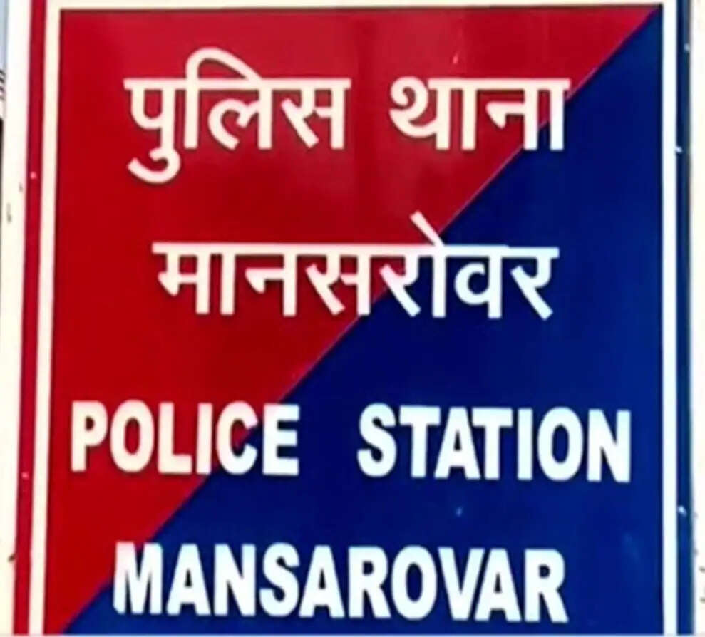 कूरियर एजेंट को चाकू की नोंक पर बंधक बनाकर 38 लाख रुपए लूटे