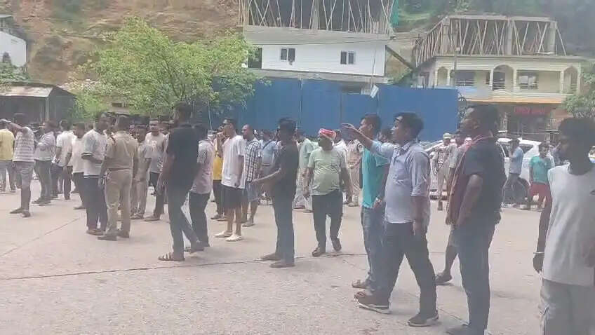 मेघालय के वाहनों को गुवाहाटी में प्रवेश से रोका गया