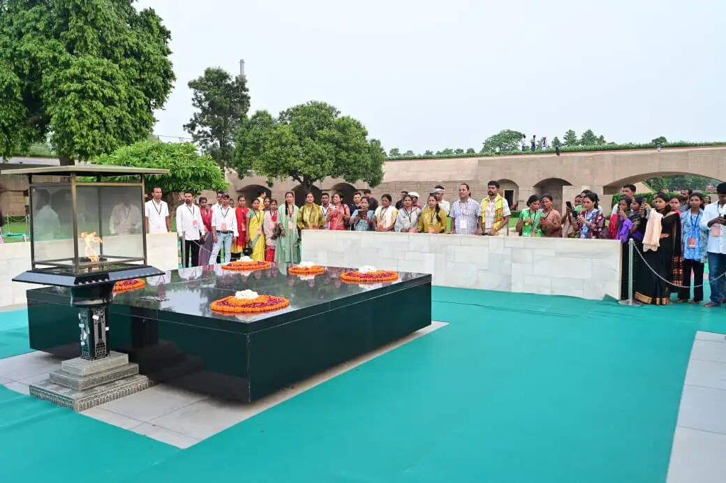 राष्ट्रपति भवन में बस्तर की संस्कृति का भव्य सम्मान, प्रतिनिधिमंडल ने साझा किए बदलते बस्तर के अनुभव
