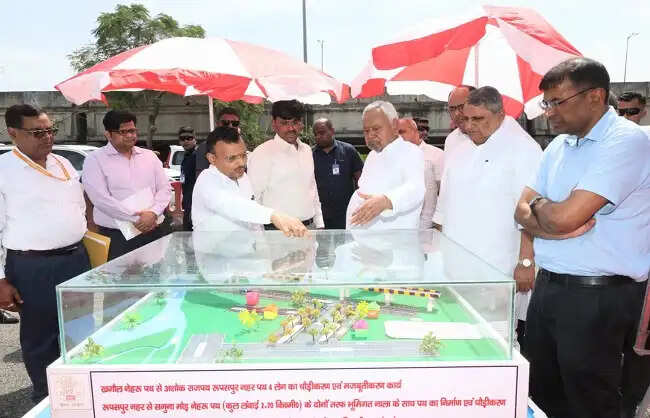 मुख्यमंत्री ने पटना शहर में विभिन्न निर्माणाधीन योजनाओं का किया निरीक्षण, तेजी से कार्य पूर्ण करने का दिया निर्देश