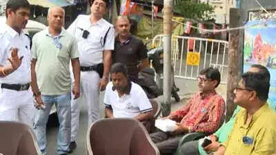 मतदान के दौरान कोलकाता के कुछ इलाकों में तनावपूर्ण स्थिति, भवानीपुर में ममता बनर्जी के भाई को पुलिस की चेतावनी