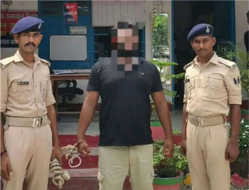 सारण के जनता बाजार थाना अंतर्गत रोहित हत्याकांड का आरोपित गिरफ्तार