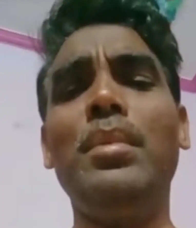 शिक्षक आत्महत्या प्रकरण में देवरिया की बीएसए शालिनी श्रीवास्तव निलंबित, संयुक्त शिक्षा निदेशक जांच अधिकारी नामित