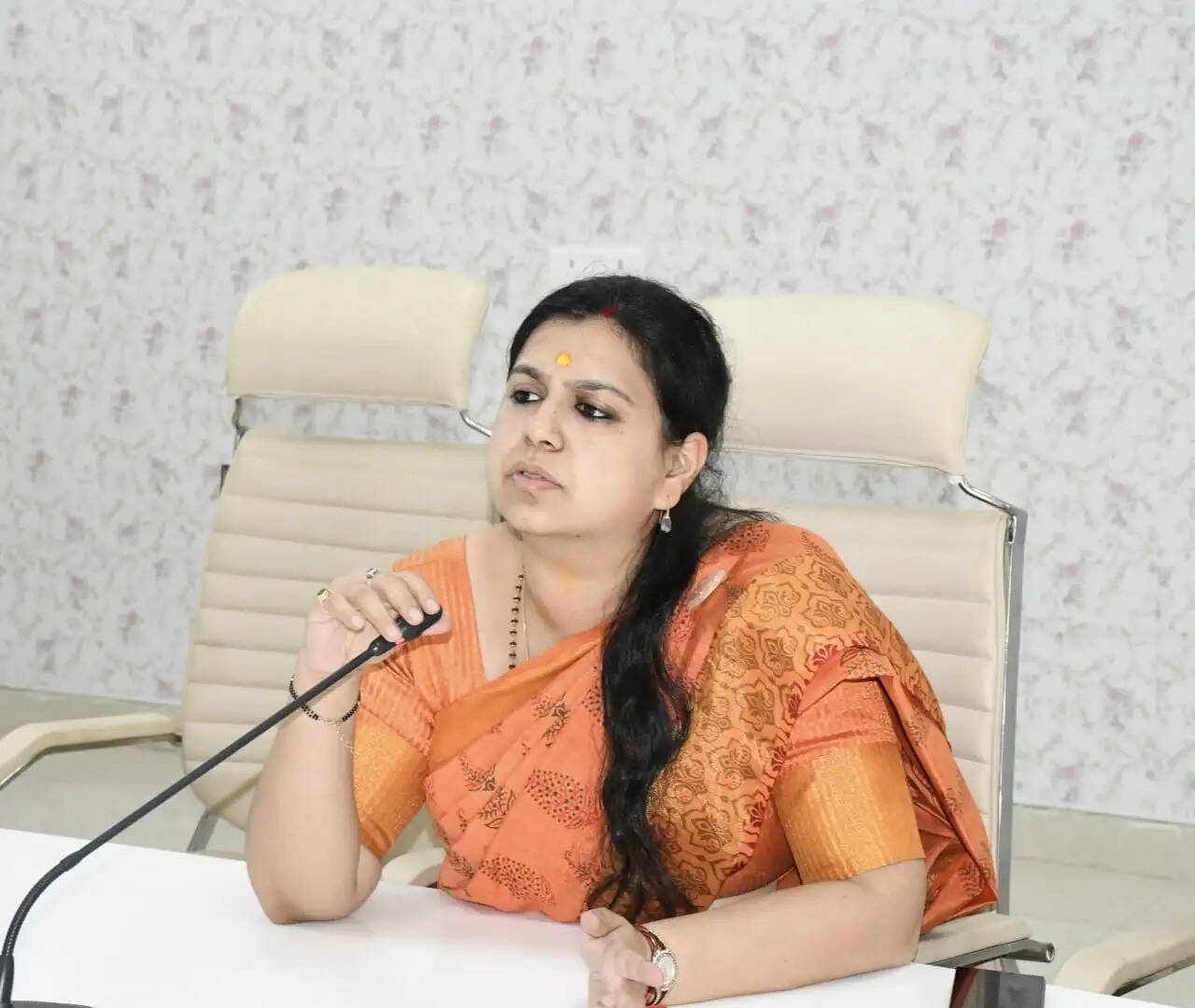 देवरिया में प्रशासनिक फेरबदल, दो उपजिलाधिकारियों के तबादले