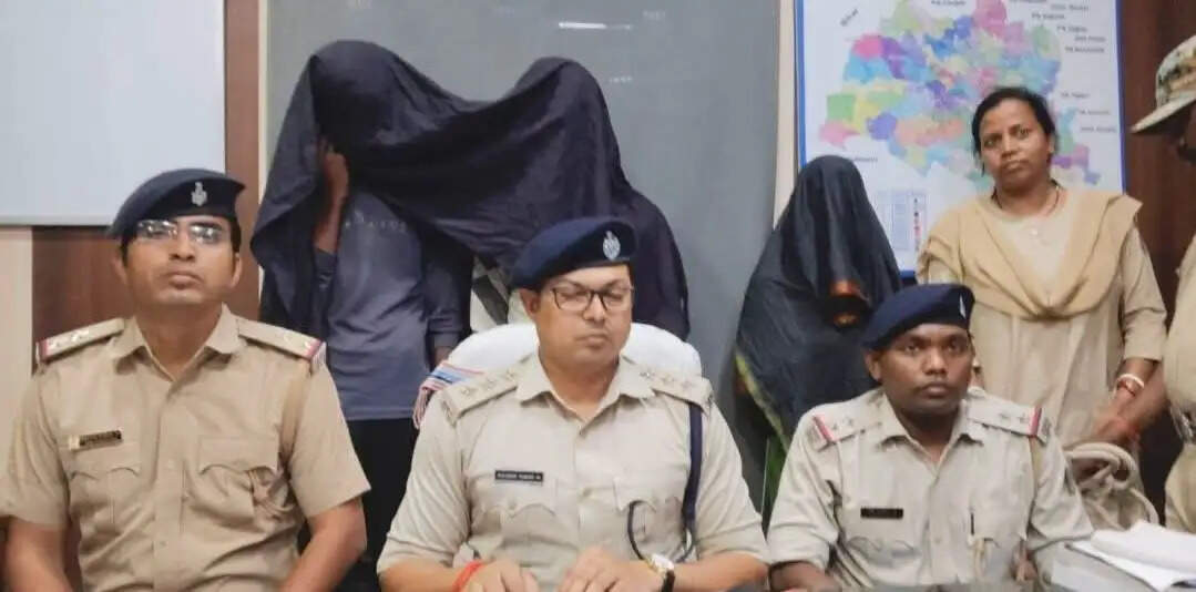 रिखिया हत्याकांड का खुलासा, तीन आरोपित गिरफ्तार
