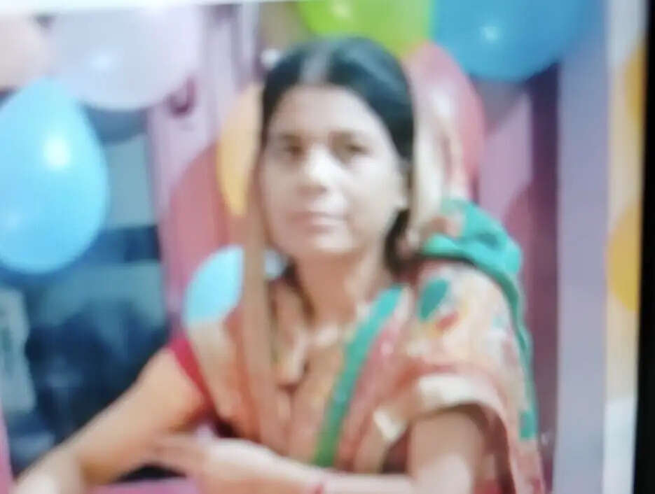 बरेली में महिला की दिनदहाड़े हत्या, सीसीटीवी फुटेज में संदिग्ध कैद, पुलिस जांच तेज