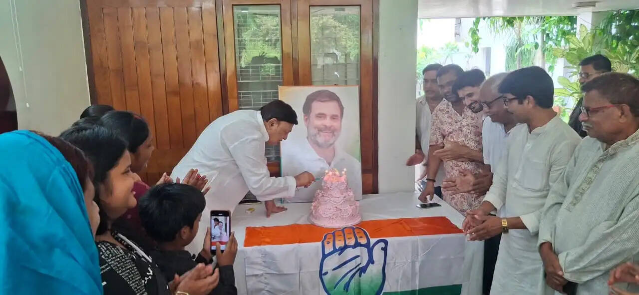 समारोह पूर्वक मनाया गया राहुल गांधी का जन्मदिन