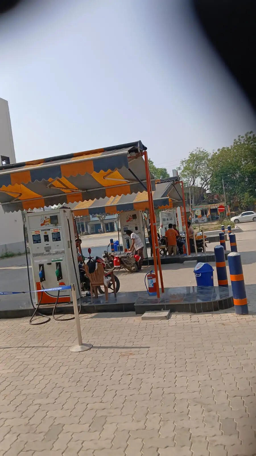 जौनपुर में पेट्रोल-डीजल की पर्याप्त उपलब्धता, प्रशासन ने की अफवाहों से बचने की अपील