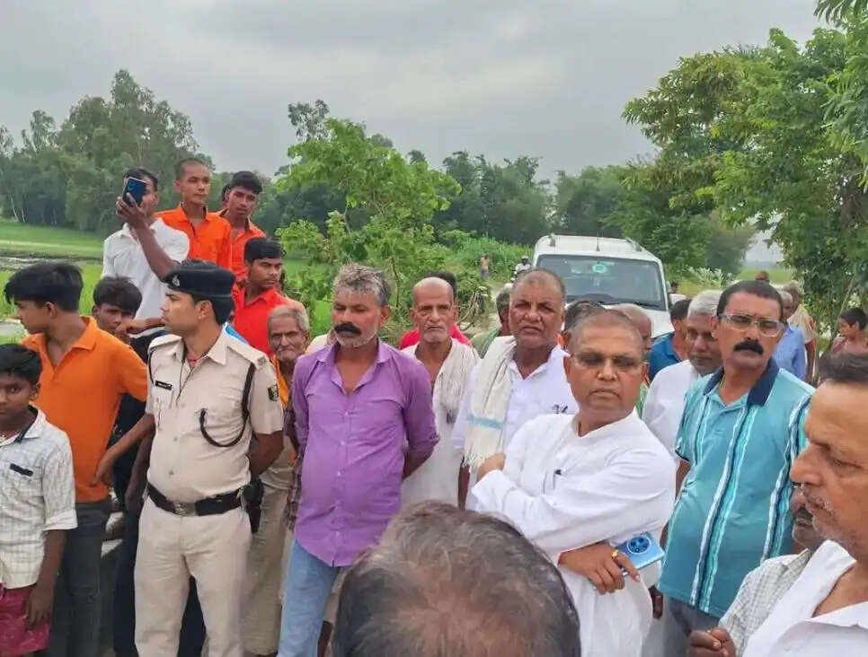 तिलावे नदी के जलजमाव से किसानों की बढ़ी परेशानी, विधायक ने किया प्रभावित क्षेत्र का दौरा
