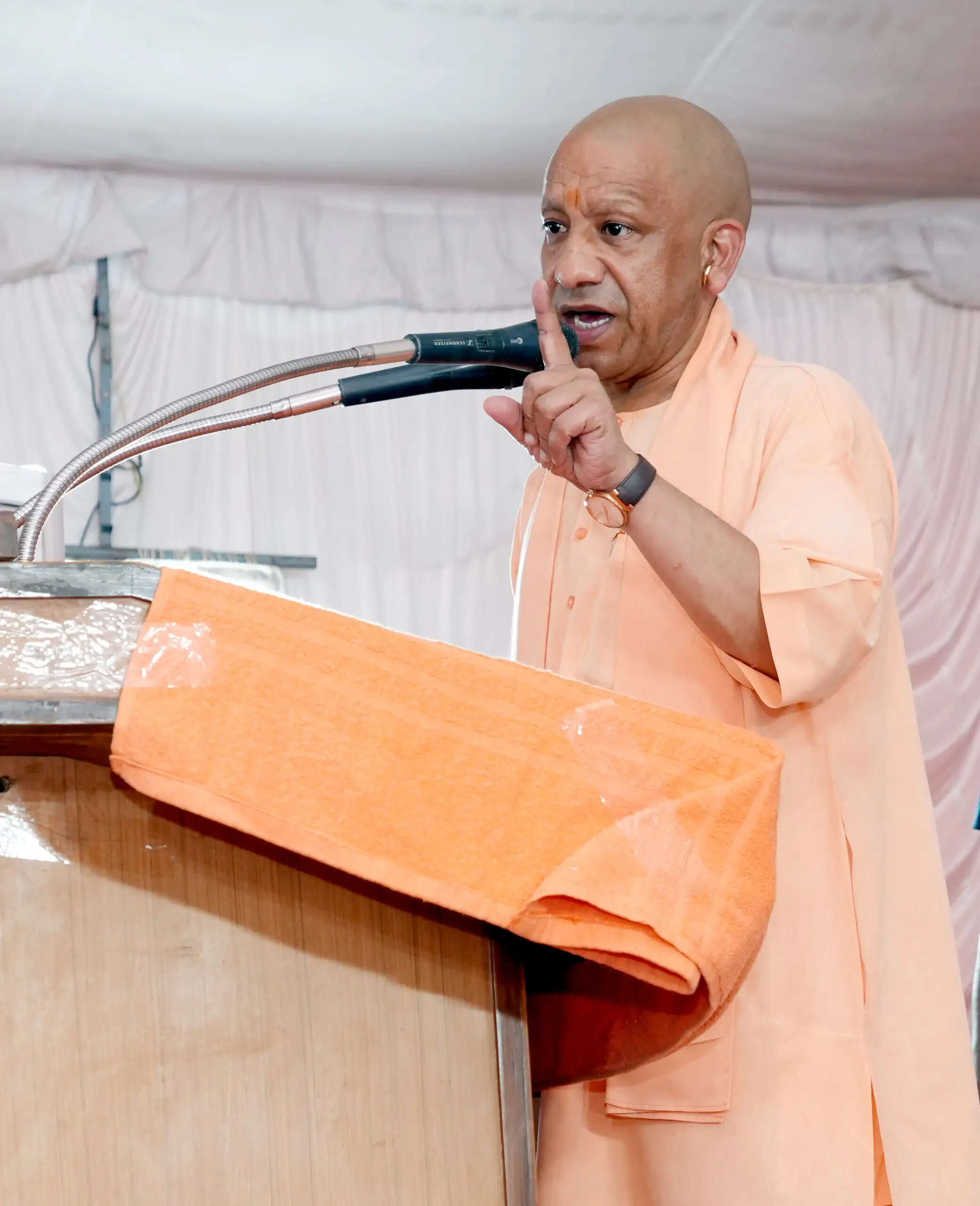 नकारात्मक नैरेटिव का मुंहतोड़ जवाब दें युवा कार्यकर्ता : सीएम योगी