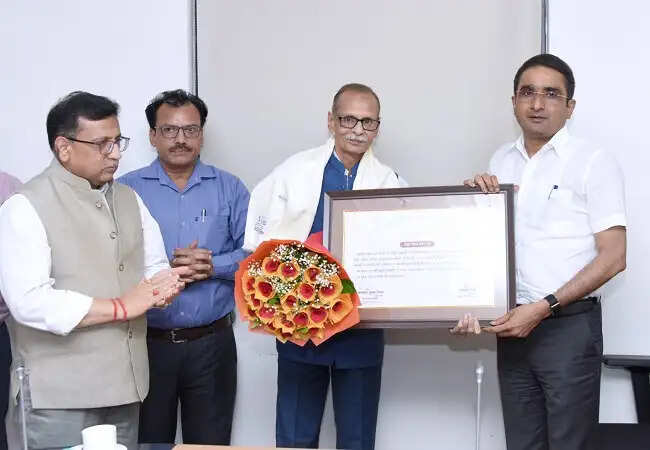 सरकार की जनकल्याणकारी योजनाओं और उपलब्धियों की जानकारी जनता तक पहुंचाना प्राथमिकता : विशाल सिंह