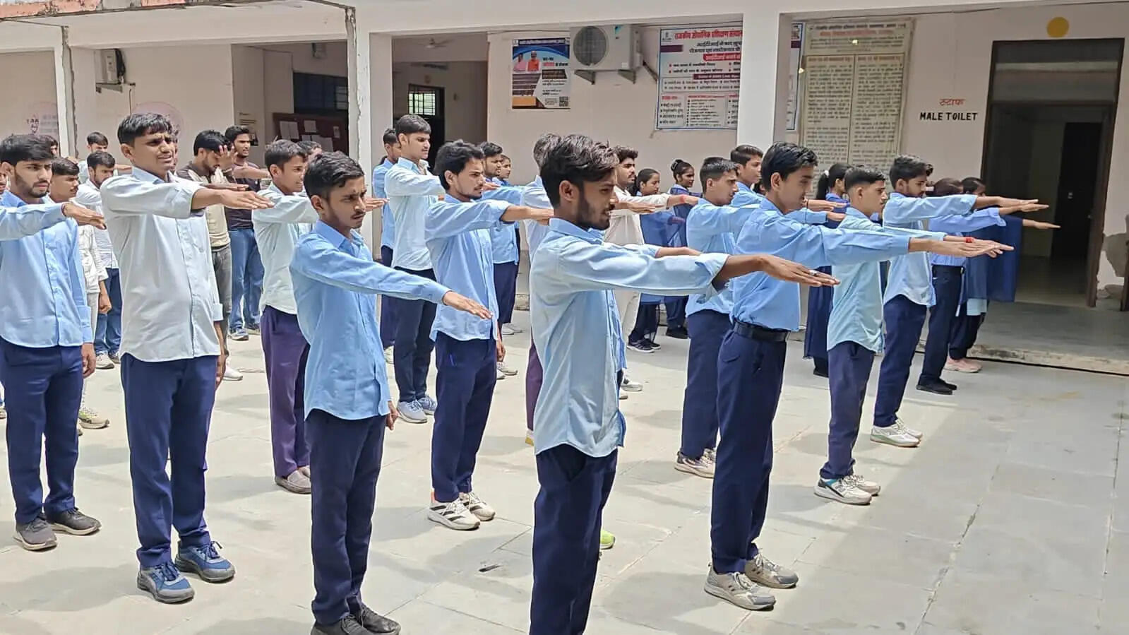 अलवर में मतदाता जागरूकता कार्यक्रम में ‘पहले मतदान, फिर जलपान’ का दिया संदेश