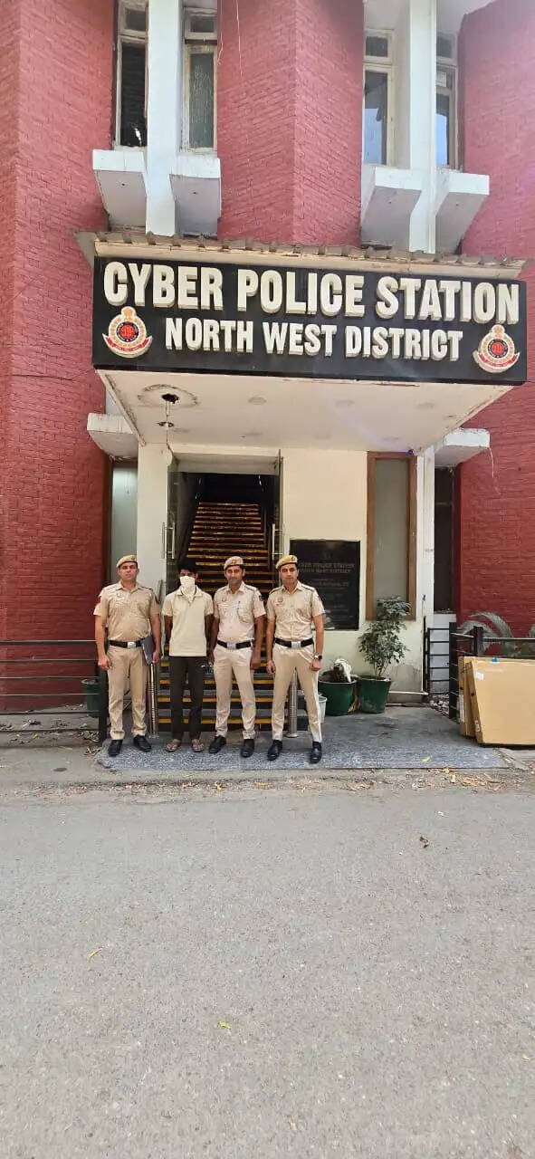 फर्जी महिला प्रोफाइल बनाकर वीडियो कॉल, अश्लील क्लिप से ब्लैकमेल, गिरोह का सरगना गिरफ्तार