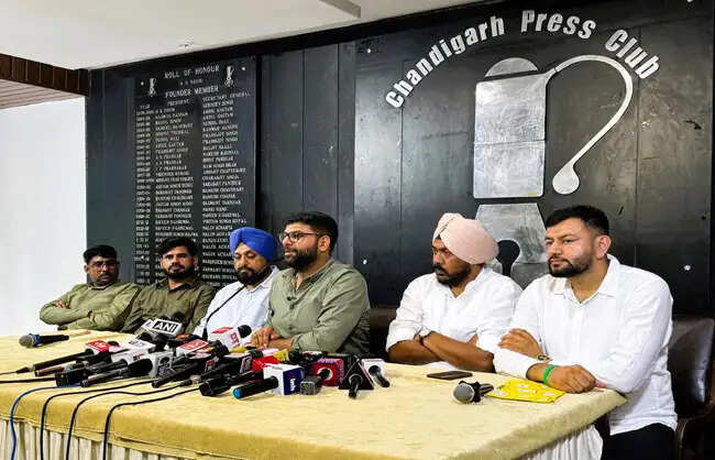 एचटेट परीक्षाओं में आवेदन से लेकर परिणाम तक गड़बड़झाला:दिग्विजय चौटाला