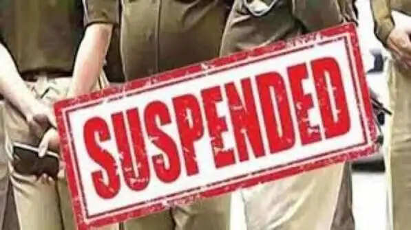 तीन लाख की लूट में कार्रवाई न करने पर दारोगा समेत पांच पुलिसकर्मी निलंबित