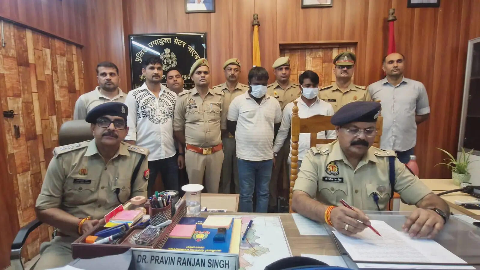 दिन में चलाते हैं कैब, रात में करते हैं चोरी, दो गिरफ्तार 10 लाख रुपये कीमत का सामान बरामद