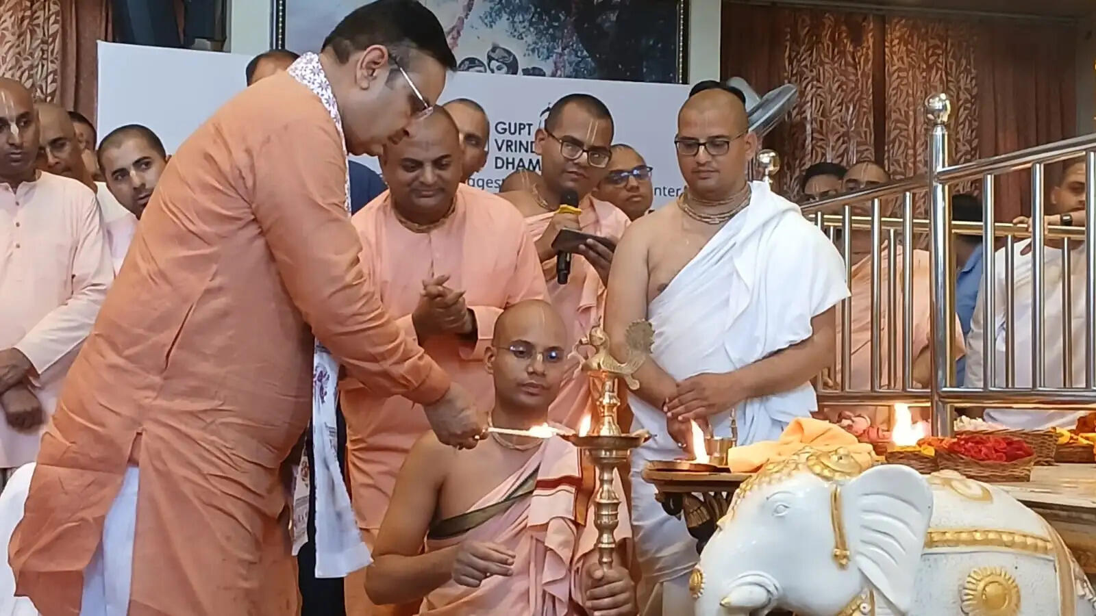 गुप्त वृंदावन धाम में सीएम ने किया राधा-श्याम सुंदर विग्रह के लिए शिला पूजन