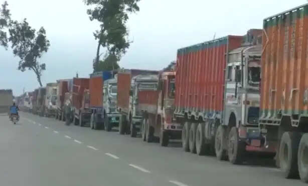 उग्रवादी हमले के विरोध में मणिपुर में ट्रक सेवाएं ठप, राजमार्गों पर सुरक्षा बढ़ाने की मांग