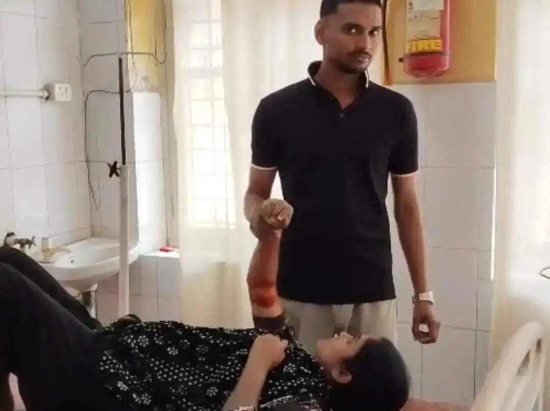 सेना भर्ती की तैयारी कर रही युवती आवारा कुत्तों के हमले में घायल