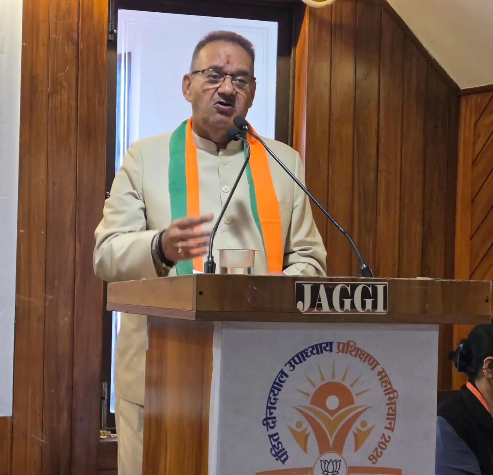 मंत्री गणेश जोशी ने किया सरकार की जनकल्याणकारी योजनाओं को जन-जन तक पहुंचाने का आह्वान