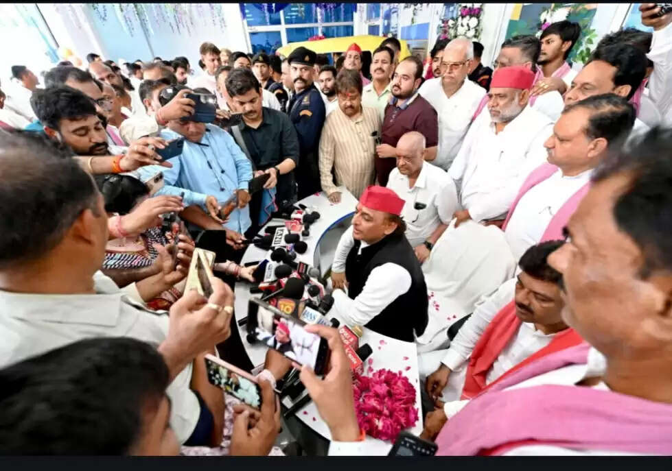 कन्नौज: बेसिक स्कूलों के मर्जर का पुरजोर विरोध करेगी सपा : अखिलेश यादव