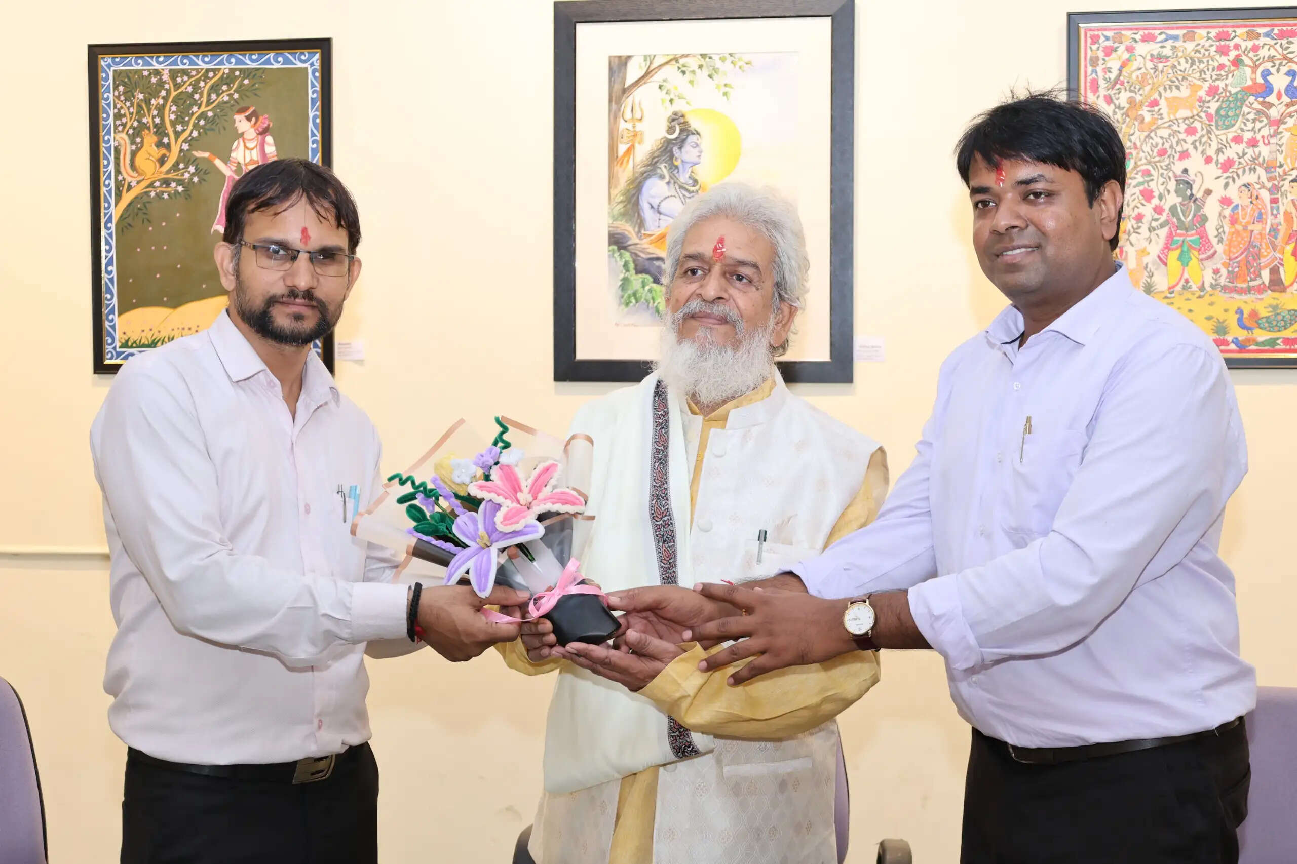 भारतीय संस्कृति और लोककलाओं को आधुनिक अभिव्यक्ति से जोड़ना जरूरी : कृष्ण चंद्र वाजपेयी
