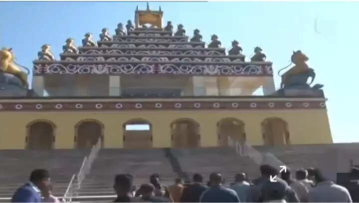 बटद्रवा थान में प्रवेश के लिए पारंपरिक परिधान अनिवार्य, मुख्यमंत्री ने किया ऐलान