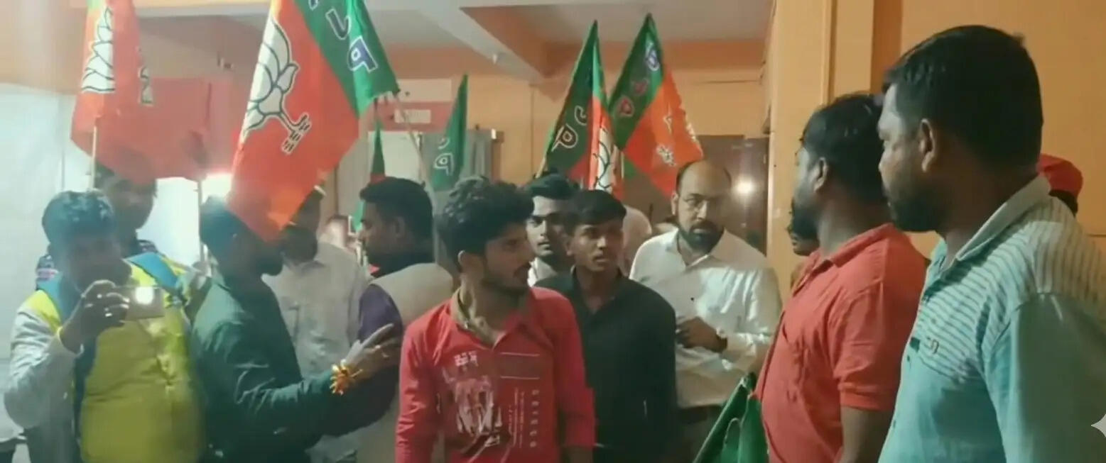 विस चुनाव 2026 : नारायणगढ़ सीट पर भाजपा उम्मीदवार चयन से नाराज कार्यकर्ताओं ने खड़गपुर पार्टी कार्यालय में किया प्रदर्शन