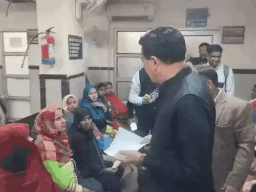 फरीदाबाद के बीके अस्पताल का एसडीएम ने किया दौरा, बोले मरीजों को नहीं होने देंगे परेशानी