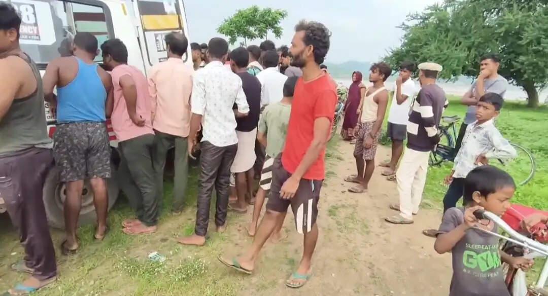 सोनभद्र: मछली पकड़ने नदी किनारे बैठे बुजुर्ग पर मगरमच्छ ने किया जानलेवा हमला