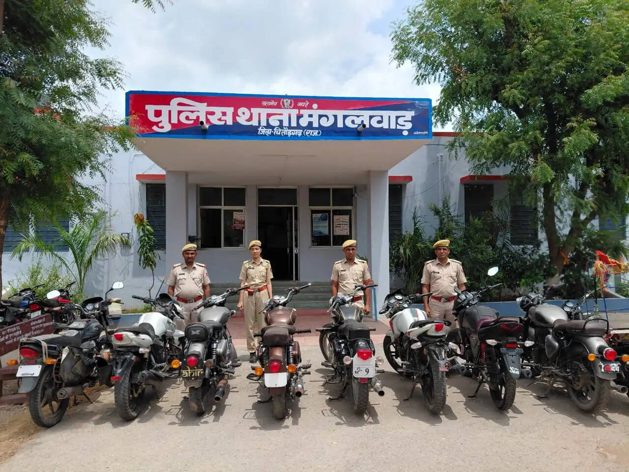 मंगलवाड़ पुलिस की दोहरी कार्रवाई, 19 ग्राम एमडीएमए के साथ दो तस्कर गिरफ्तार, 9 मॉडिफाइड बाइक जब्त