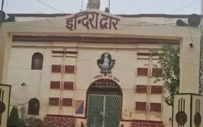 अली की बैरक में रुपए मिलने के बाद डिप्टी जेलर समेत दो सस्पेंड