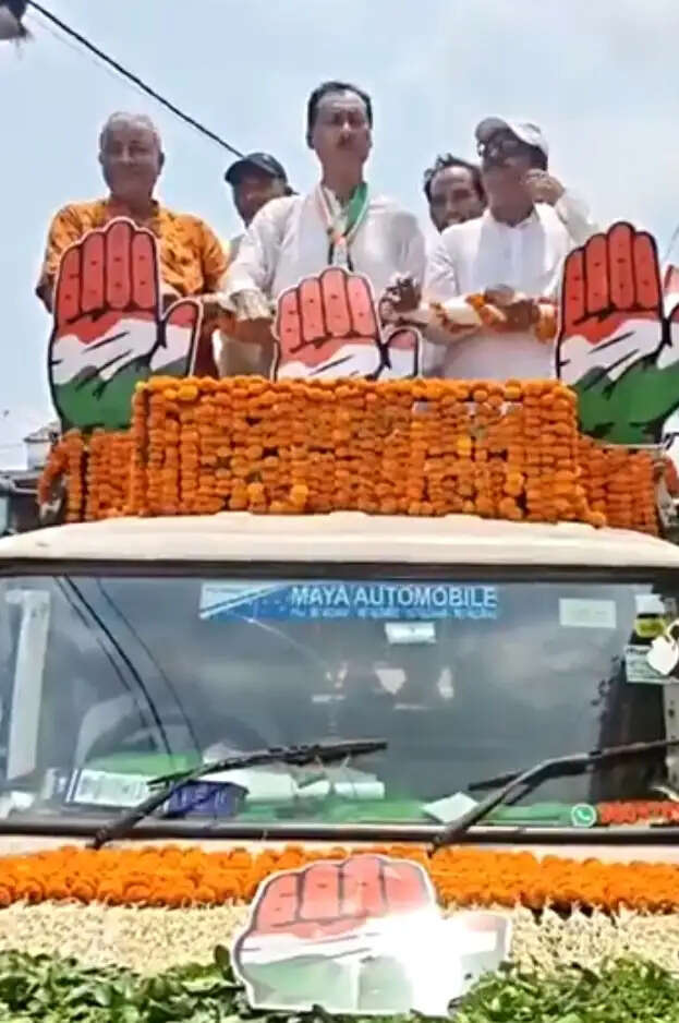 बदुरिया में कांग्रेस प्रत्याशी काजी अब्दुर रहीम ने किया जोरदार चुनाव प्रचार