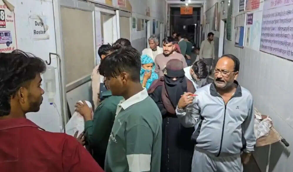 उत्तर प्रदेश के हमीरपुर जिले में सड़क हादसा, दूल्हे के भाई समेत चार की मौत, नहीं हो सकी दुल्हन की विदाई