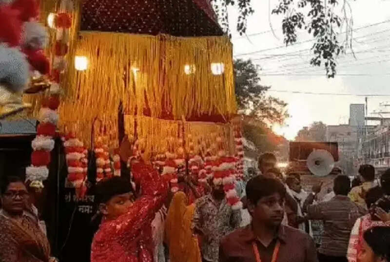 मप्र के इंदौर में उत्सव के रूप में मनाई गई देवी अहिल्या की 231 वीं पुण्यतिथि, निकली भव्य पालकी