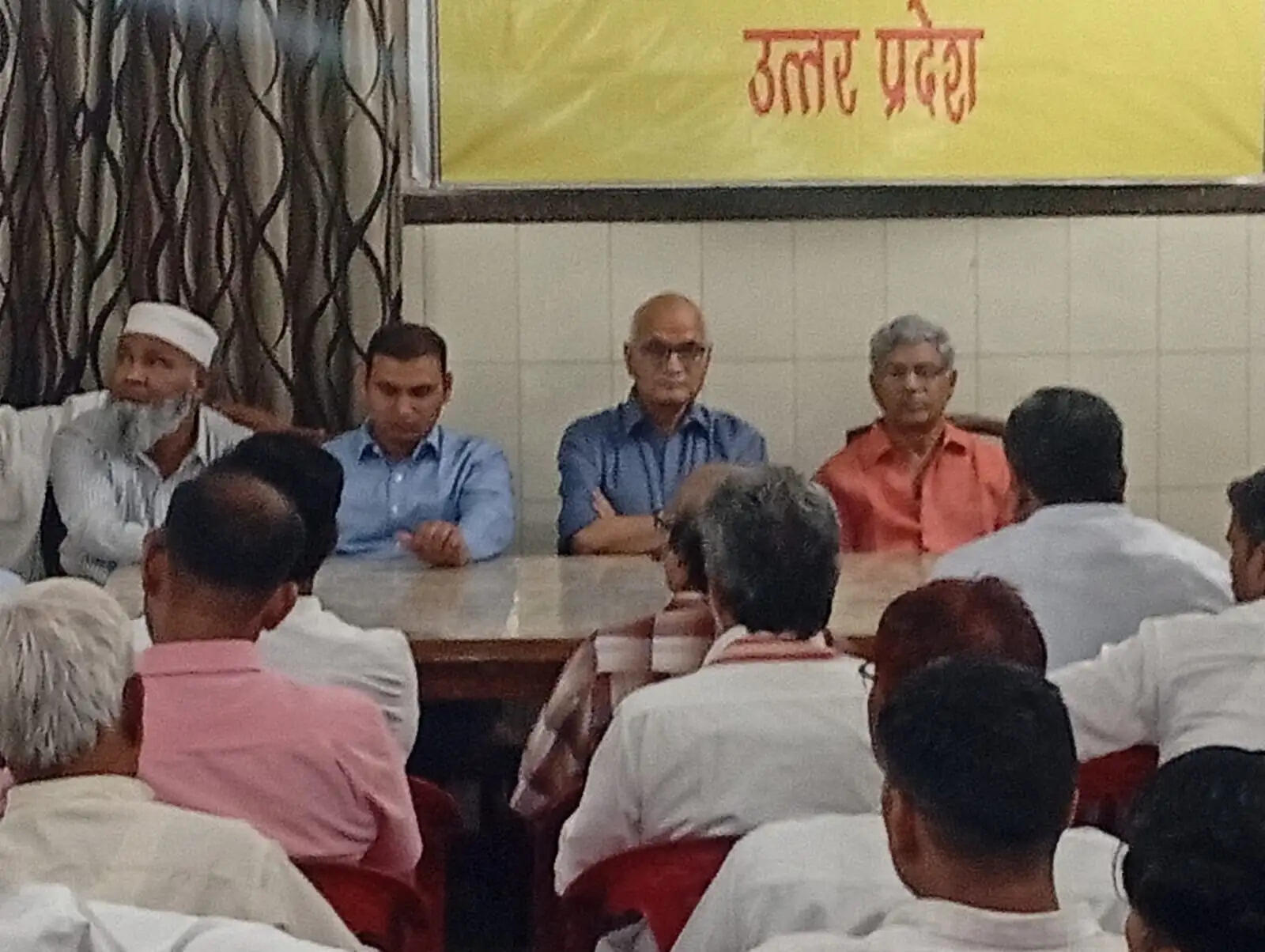प्रबंधन की संवादहीनता एवं उत्पीड़न से बिगड़ रहा ऊर्जा निगमों का औद्योगिक वातावरण
