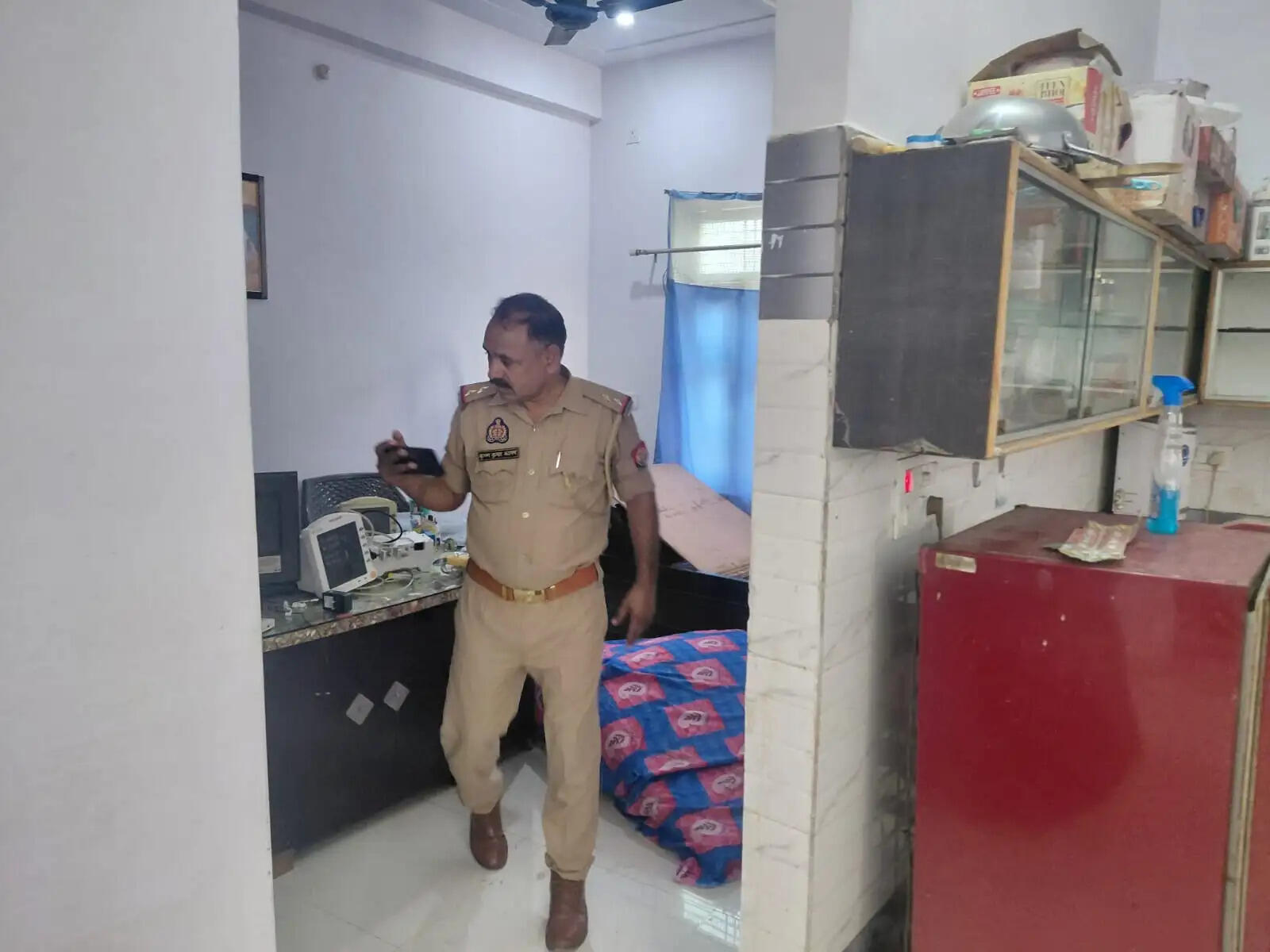 नर्सिंग होम संचालक के घर से लाखों की चोरी