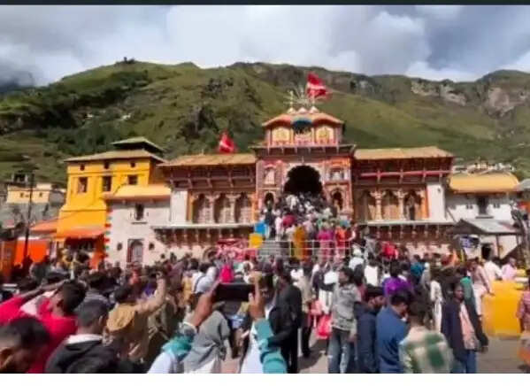 बद्रीनाथ धाम में श्रद्धालुओं की संख्या ने बनाया नया रिकॉर्ड, 17.79 लाख पार