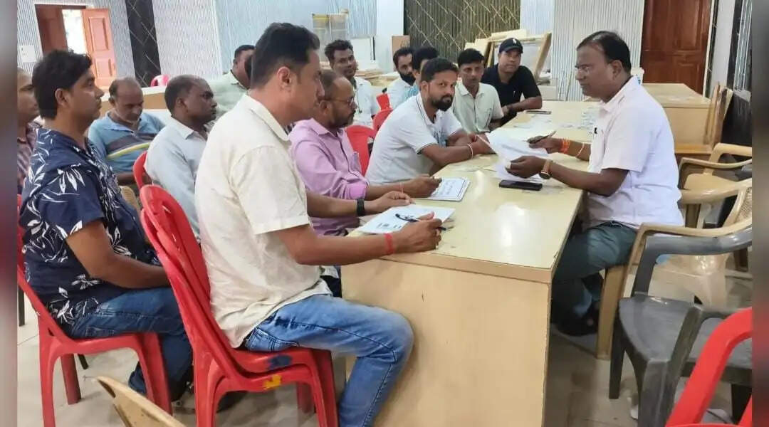 पीएम आवास निर्माण में देरी पर प्रशासन सख्त, 256 लाभुकों के खिलाफ होगी कानूनी कार्रवाई