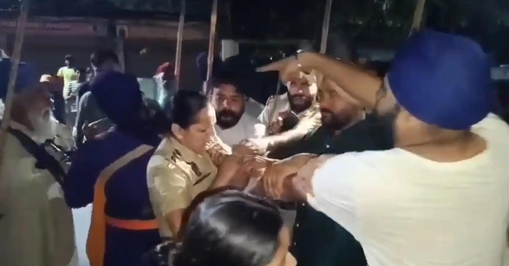 अमृतसर में दो निहंग गुटों के बीच टकराव, एसएचओ से बदसलूकी
