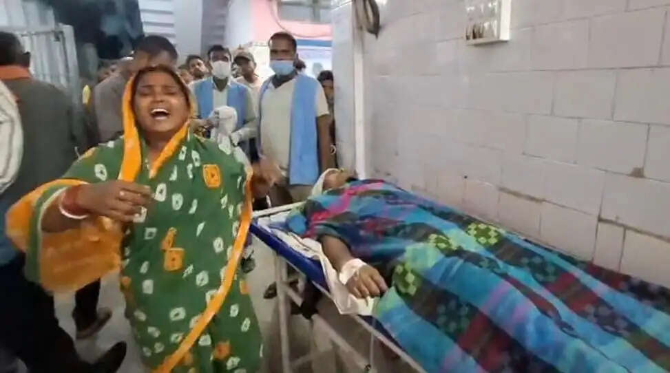 मिक्सर मशीन के चपेट में आने से मजदूर की मौत