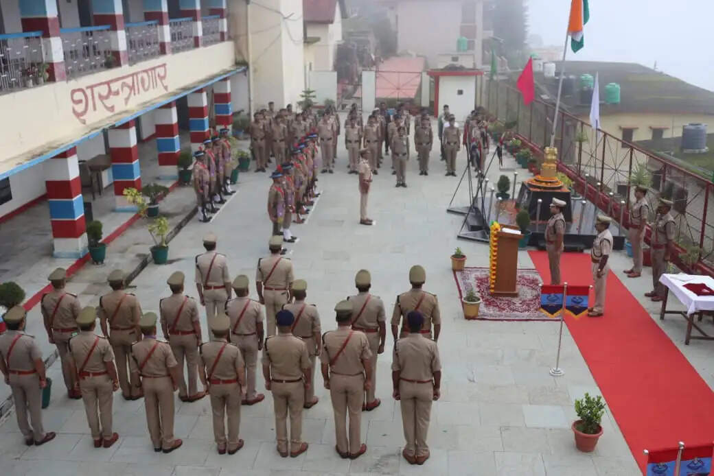 तिरंगा लहराया, राष्ट्रगान गूंजा और गूंज उठा राष्ट्रसेवा का संकल्प
